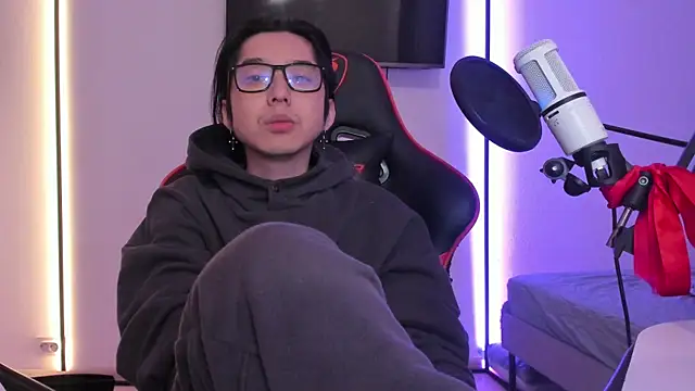 wexlee7 online show from 10.18.25