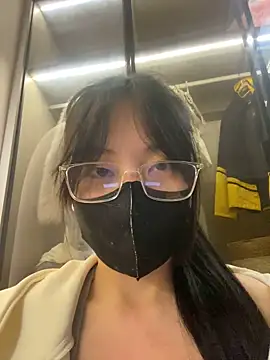 Snapshot of MEOW_MEO chatting on 11.22.25 MEOW MEO online show from 11.22.25