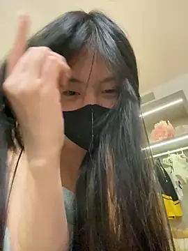 Snapshot of MEOW_MEO chatting on 11.23.25 MEOW MEO online show from 11.23.25