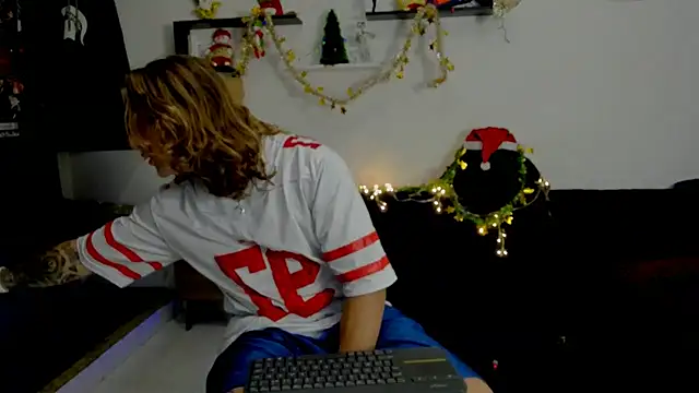 Snapshot of Tom_Krakow chatting on 12.27.24 Tom Krakow online show from 12.27.24