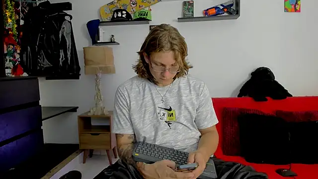 Snapshot of Tom_Krakow chatting on 01.16.25 Tom Krakow online show from 01.16.25