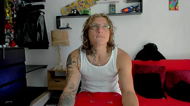 Snapshot of Tom_Krakow chatting on 01.18.25 Tom Krakow online show from 01.18.25