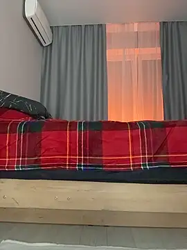 Snapshot of -SweetDi- chatting on 12.04.25 -SweetDi- online show from 12.04.25