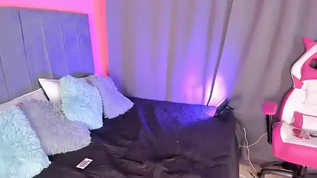 naatashamendozaa online show from 12.14.24