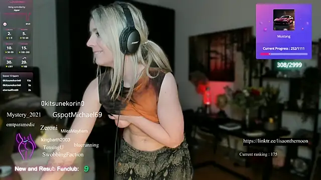 Snapshot of Lisaonthemoon chatting on 03.10.25 Lisaonthemoon online show from 03.10.25