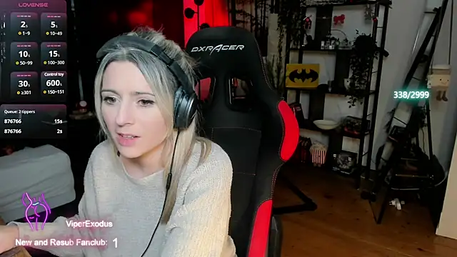 Snapshot of Lisaonthemoon chatting on 03.17.25 Lisaonthemoon online show from 03.17.25