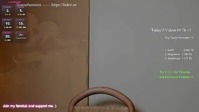 Snapshot of Lisaonthemoon chatting on 11.16.25 Lisaonthemoon online show from 11.16.25