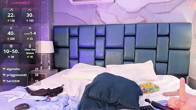 Nahomi Wild online show from 01.15.25