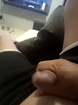 Snapshot of dredre1069 chatting on 01.12.25 dredre1069 online show from 01.12.25