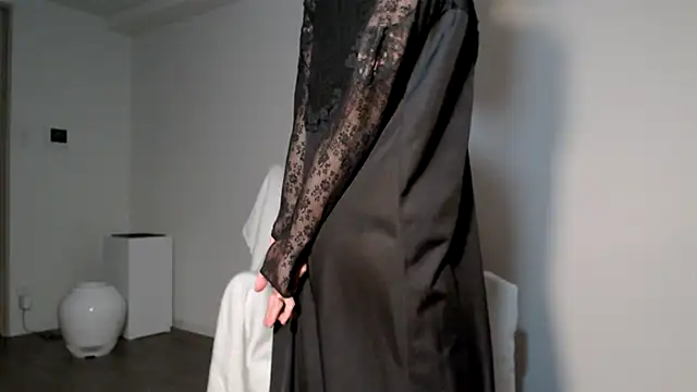 Lily 0000 online show from 03.19.25