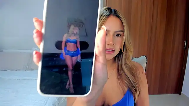 Snapshot of AndreaMartini chatting on 09.26.25 AndreaMartini online show from 09.26.25