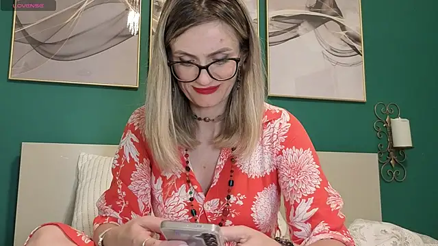 Snapshot of hotjessyca chatting on 05.21.26 hotjessyca online show from 05.21.26