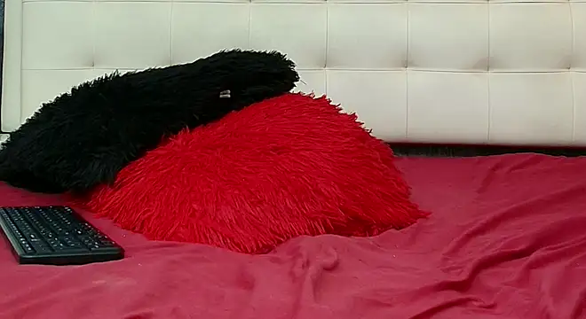 Cloeandtyfanny online show from 04.16.26