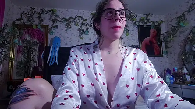 Elizabeth77  online show from 10.04.25