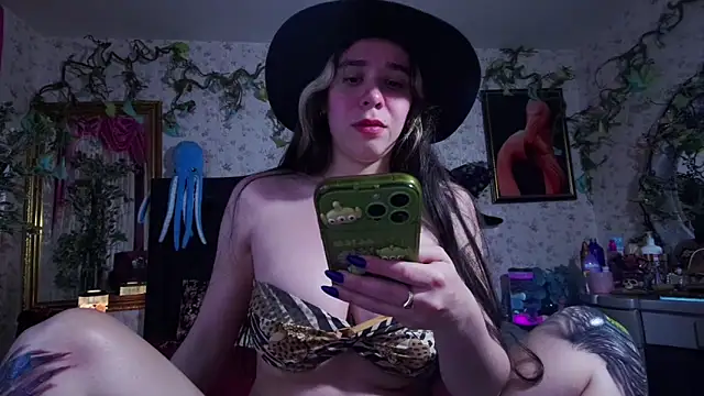 Elizabeth77  online show from 10.12.25