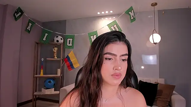 Snapshot of PaulinaSantos_ chatting on 06.15.26 PaulinaSantos online show from 06.15.26