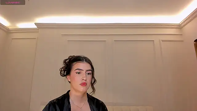 Snapshot of PaulinaSantos_ chatting on 06.24.26 PaulinaSantos online show from 06.24.26