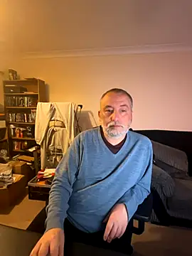 Snapshot of LondonTeffy chatting on 11.04.25 LondonTeffy online show from 11.04.25