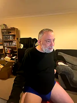 Snapshot of LondonTeffy chatting on 11.11.25 LondonTeffy online show from 11.11.25