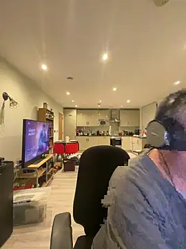 Snapshot of LondonTeffy chatting on 02.23.26 LondonTeffy online show from 02.23.26