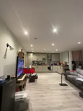 Snapshot of LondonTeffy chatting on 02.24.26 LondonTeffy online show from 02.24.26