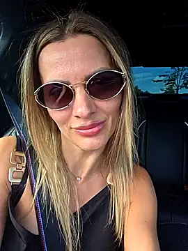 SweetMonicaUK online show from 09.11.25