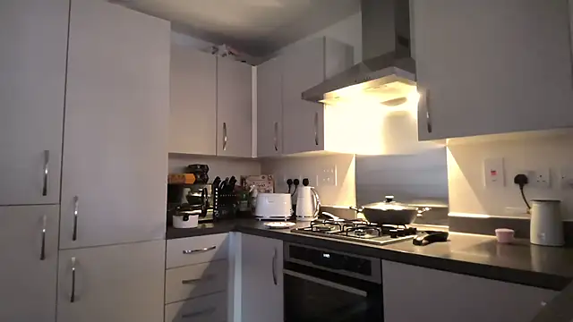 SweetMonicaUK online show from 11.18.25