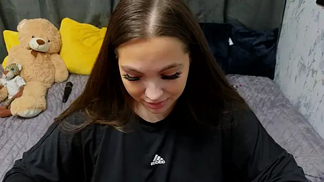 Nicole Vvinson online show from 11.19.25