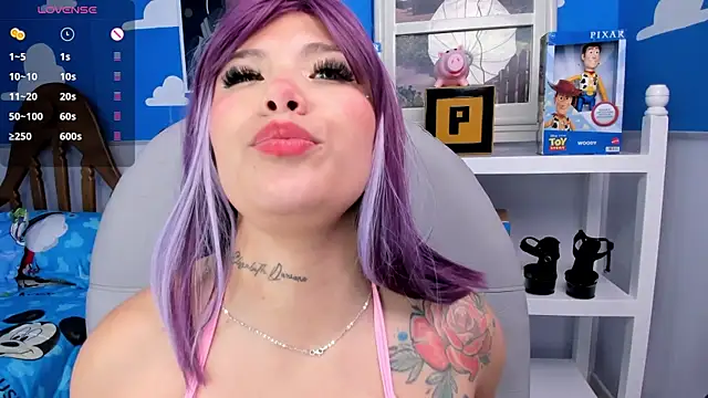 Snapshot of miss_keisi chatting on 12.30.24 miss keisi online show from 12.30.24