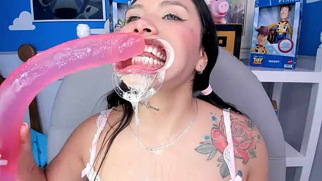 Snapshot of miss_keisi chatting on 01.28.25 miss keisi online show from 01.28.25