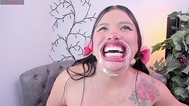 Snapshot of miss_keisi chatting on 01.31.25 miss keisi online show from 01.31.25