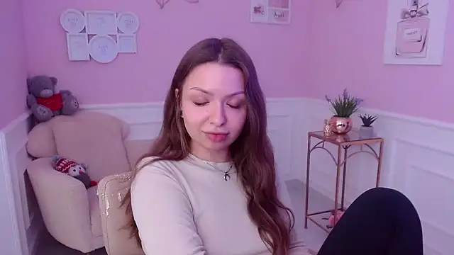 LucySkilar online show from 01.26.25