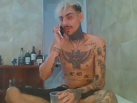 Snapshot of PitbullDiablo1 chatting on 11.29.25 PitbullDiablo1 online show from 11.29.25