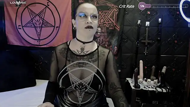 Evil Queen 666 online show from 03.22.25