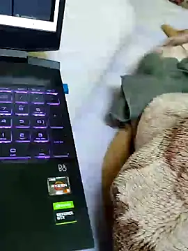 Snapshot of Brown_Munda047 chatting on 12.04.24 Brown Munda047 online show from 12.04.24