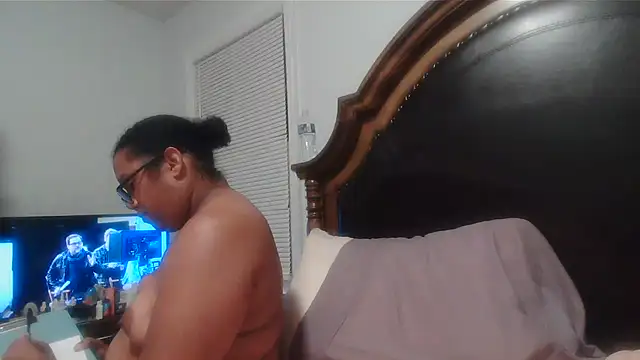 ebonyred online show from 08.04.26