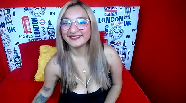 Snapshot of _sweetcarla chatting on 01.17.25 sweetcarla online show from 01.17.25
