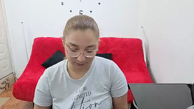 Snapshot of _sweetcarla chatting on 03.24.26 sweetcarla online show from 03.24.26