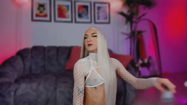 Taylor  foxxx online show from 10.16.25