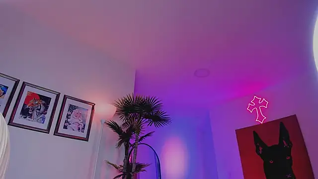 Taylor  foxxx online show from 10.22.25