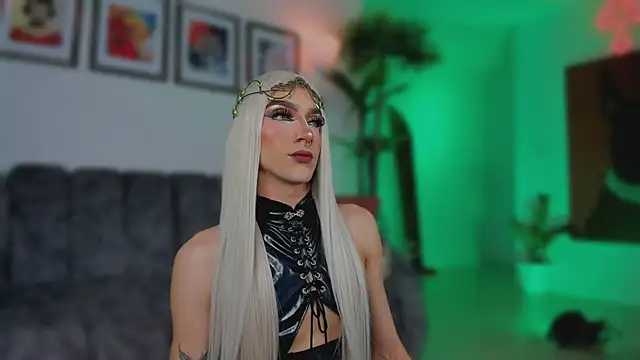 Taylor  foxxx online show from 11.15.25