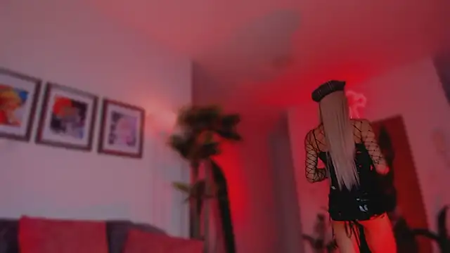 Taylor  foxxx online show from 02.25.26