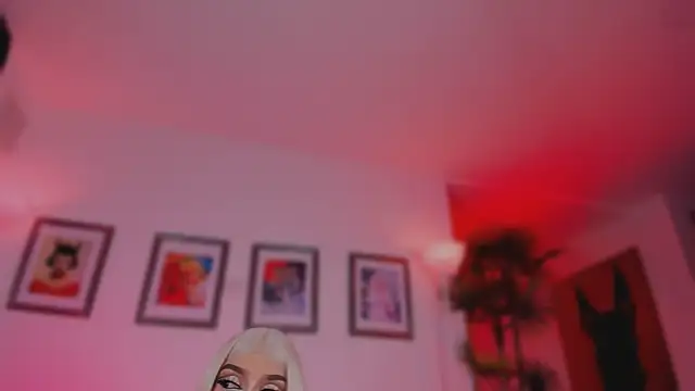Taylor  foxxx online show from 05.15.26