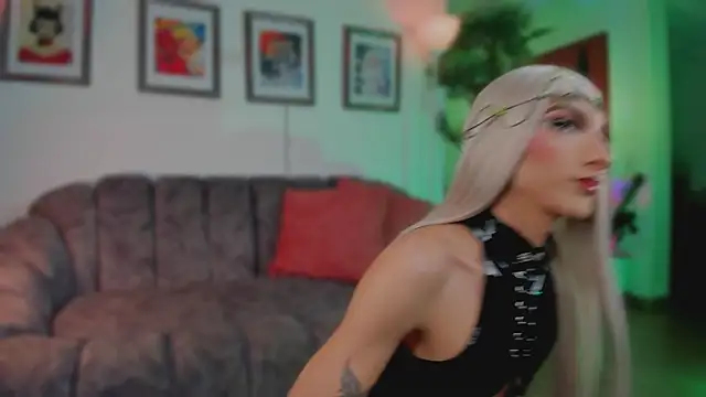 Taylor  foxxx online show from 05.16.26