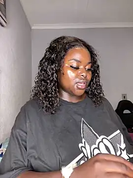 Honeycoco0211 online show from 11.27.25