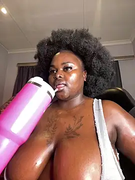 Honeycoco0211 online show from 06.18.26