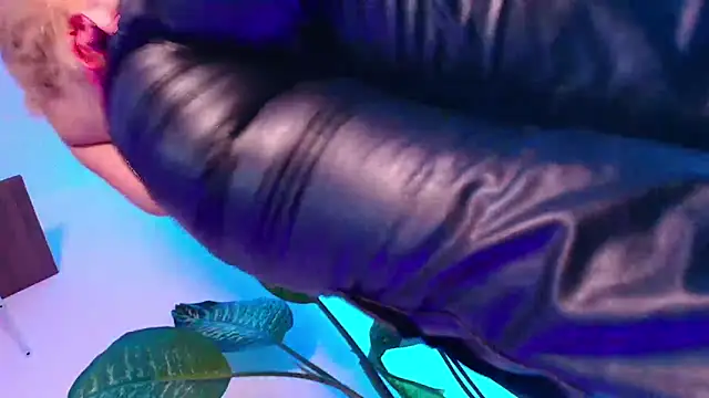 Snapshot of Dalila_Thoms chatting on 11.08.25 Dalila Thoms online show from 11.08.25