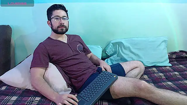 Snapshot of teddy_foster chatting on 02.06.25 teddy foster online show from 02.06.25