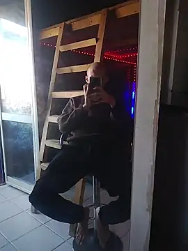 Snapshot of MillennialC0CK chatting on 11.25.25 MillennialC0CK online show from 11.25.25