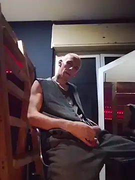 Snapshot of MillennialC0CK chatting on 11.26.25 MillennialC0CK online show from 11.26.25